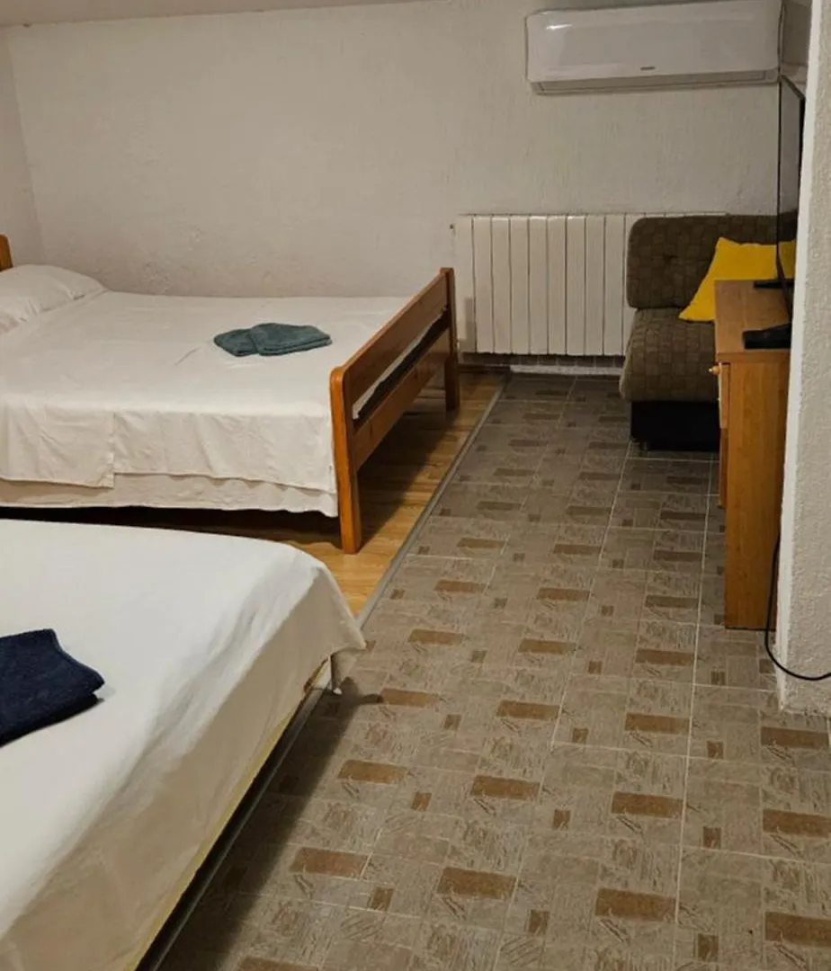 Apartments Hugo Malinska