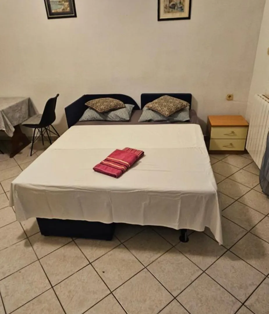 Apartments Hugo 0*, Malinska Croatia